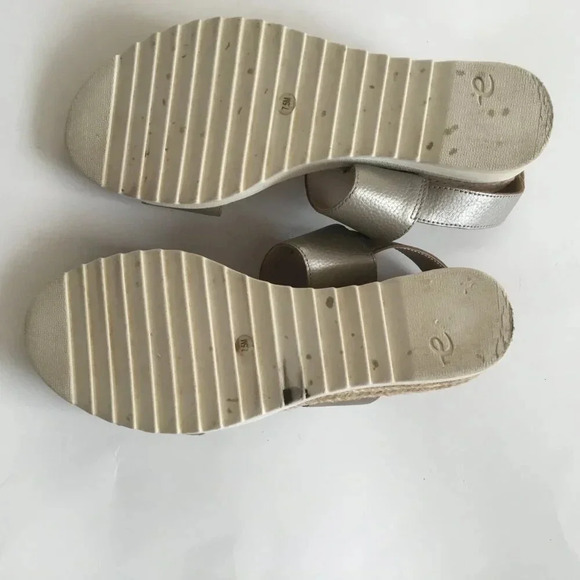 Evolve by Easy  Spirit Womens wedge sandal Heels Tan 7.5 Medium - Picture 10 of 12